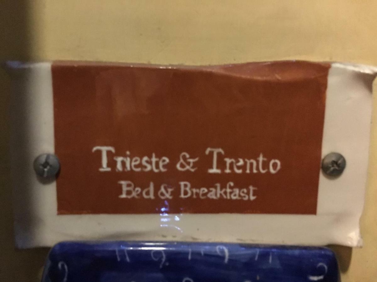 B&B Trieste&Trento ナポリ エクステリア 写真
